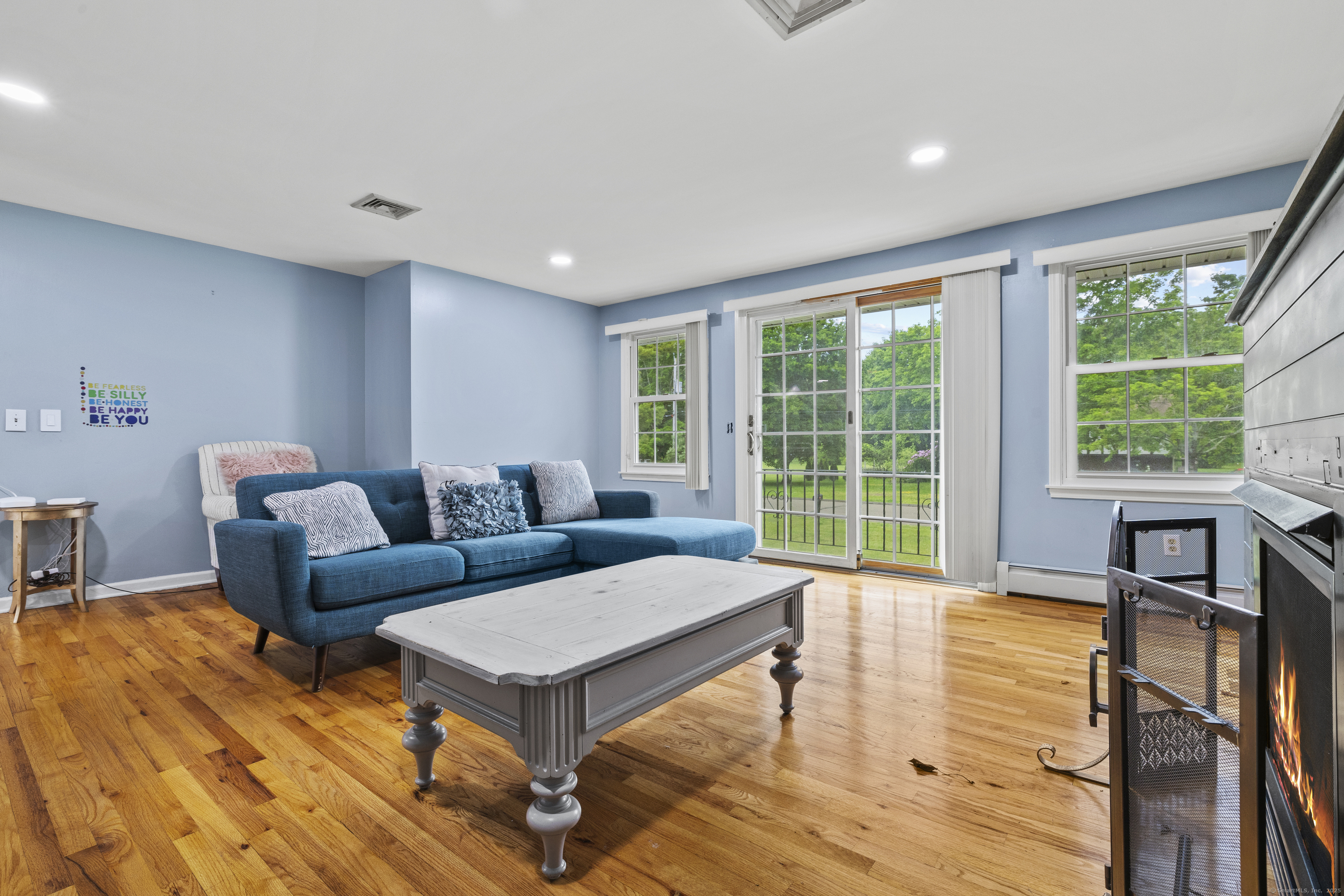 21 Sunnyside Drive, North Branford, Connecticut image 9