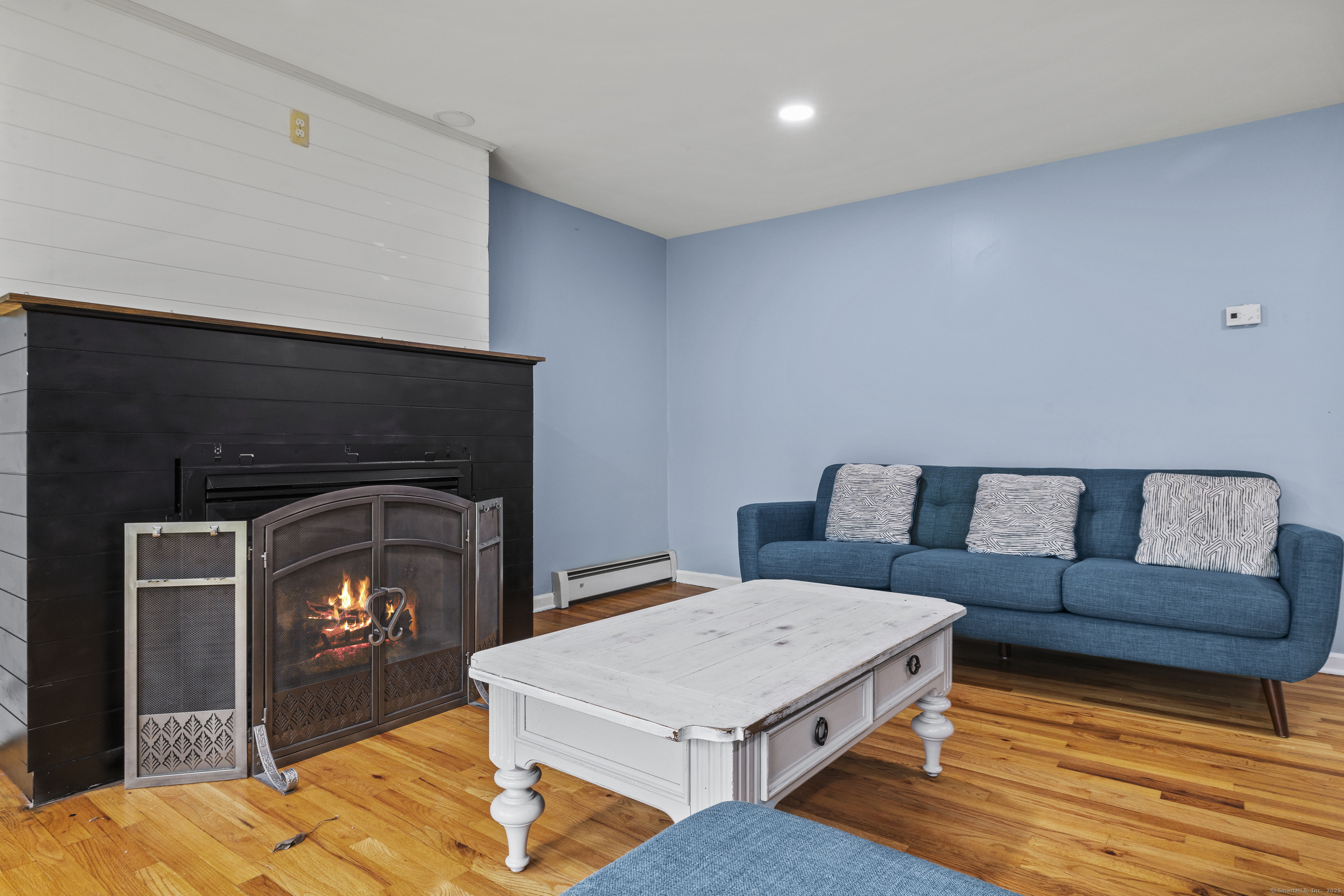 21 Sunnyside Drive, North Branford, Connecticut image 8