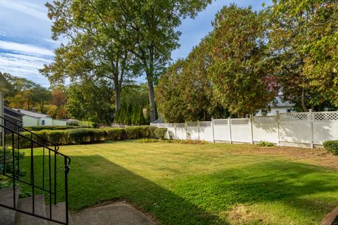 Tiny photo for 290 Hollywood Avenue, Stratford, CT 06614 (MLS # 24134227)