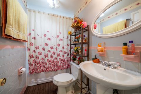 Tiny photo for 290 Hollywood Avenue, Stratford, CT 06614 (MLS # 24134227)