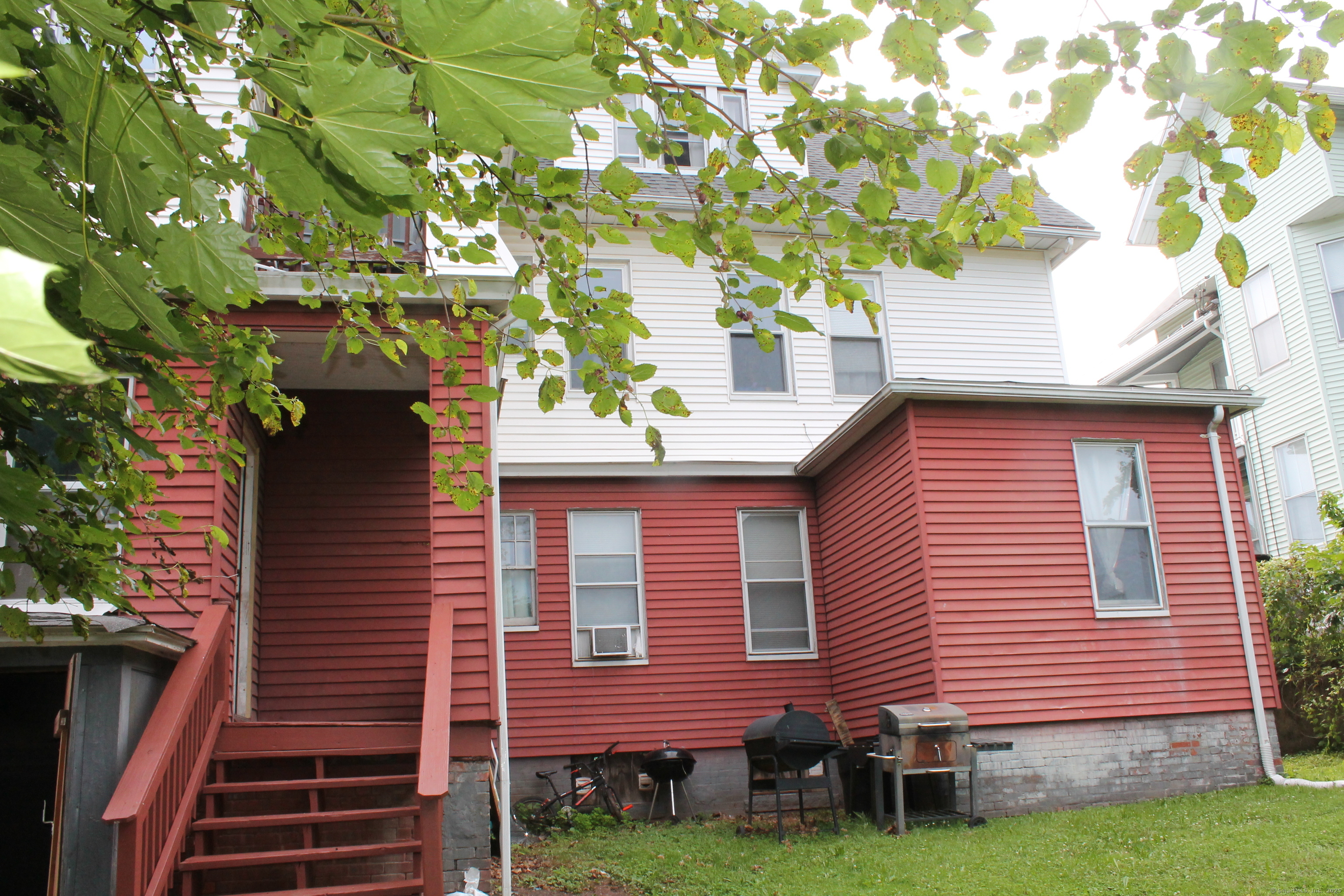 120 Linsley Avenue