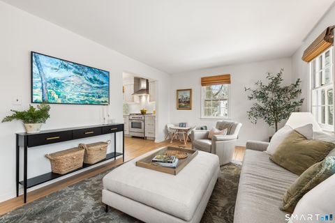 Tiny photo for 164 Summer Street #APT A, New Canaan, CT 06840 (MLS # 24153987)