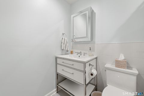 Tiny photo for 164 Summer Street #APT A, New Canaan, CT 06840 (MLS # 24153987)