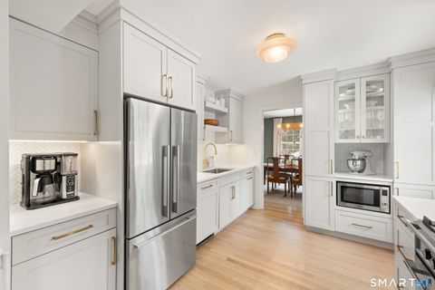 Tiny photo for 164 Summer Street #APT A, New Canaan, CT 06840 (MLS # 24153987)