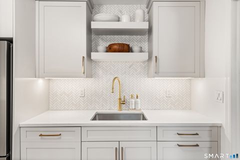 Tiny photo for 164 Summer Street #APT A, New Canaan, CT 06840 (MLS # 24153987)