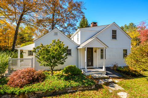 Photo of 1 Hi Barlow Road, Newtown, CT 06470 (MLS # 24135328)