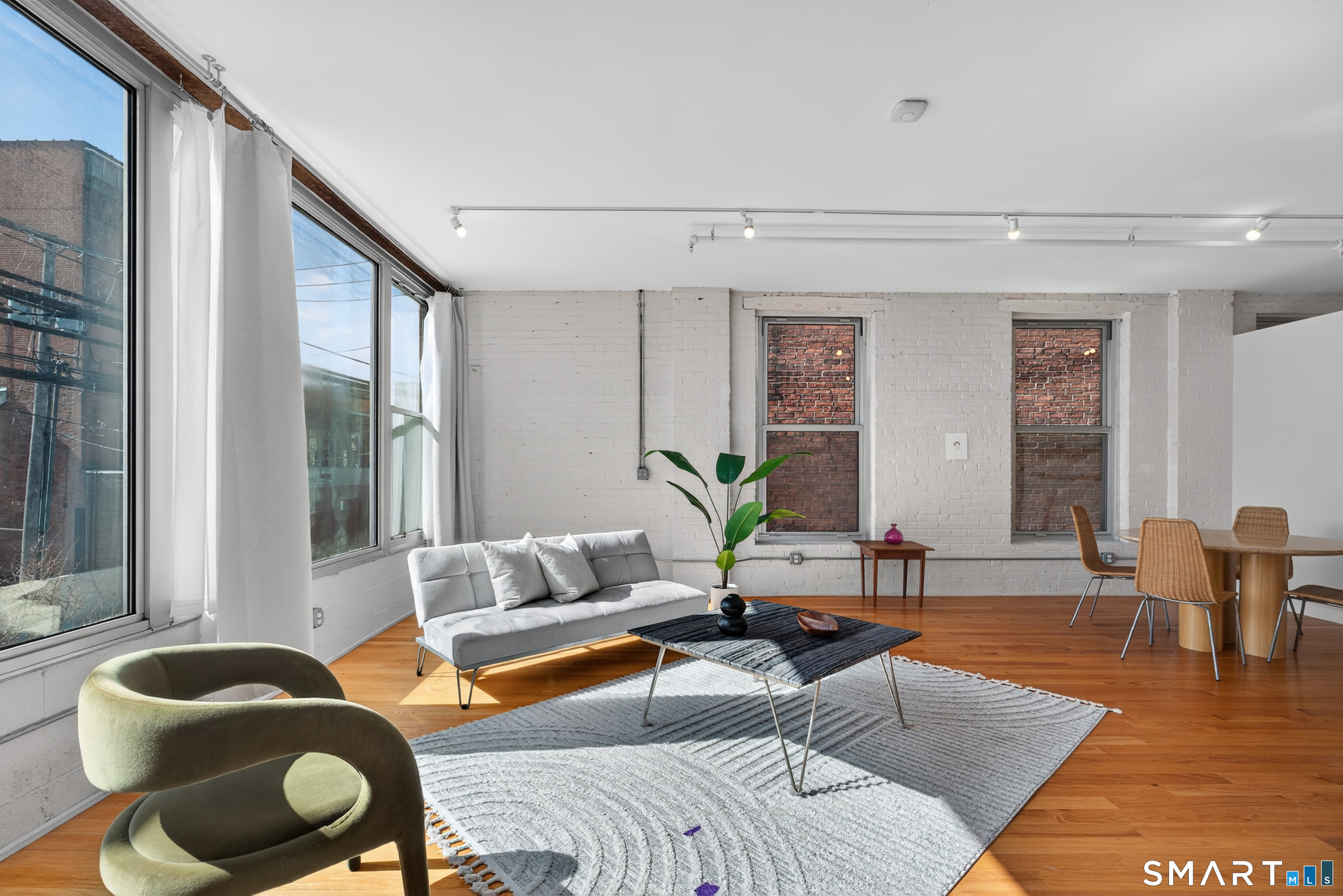 817 Grand Avenue 202