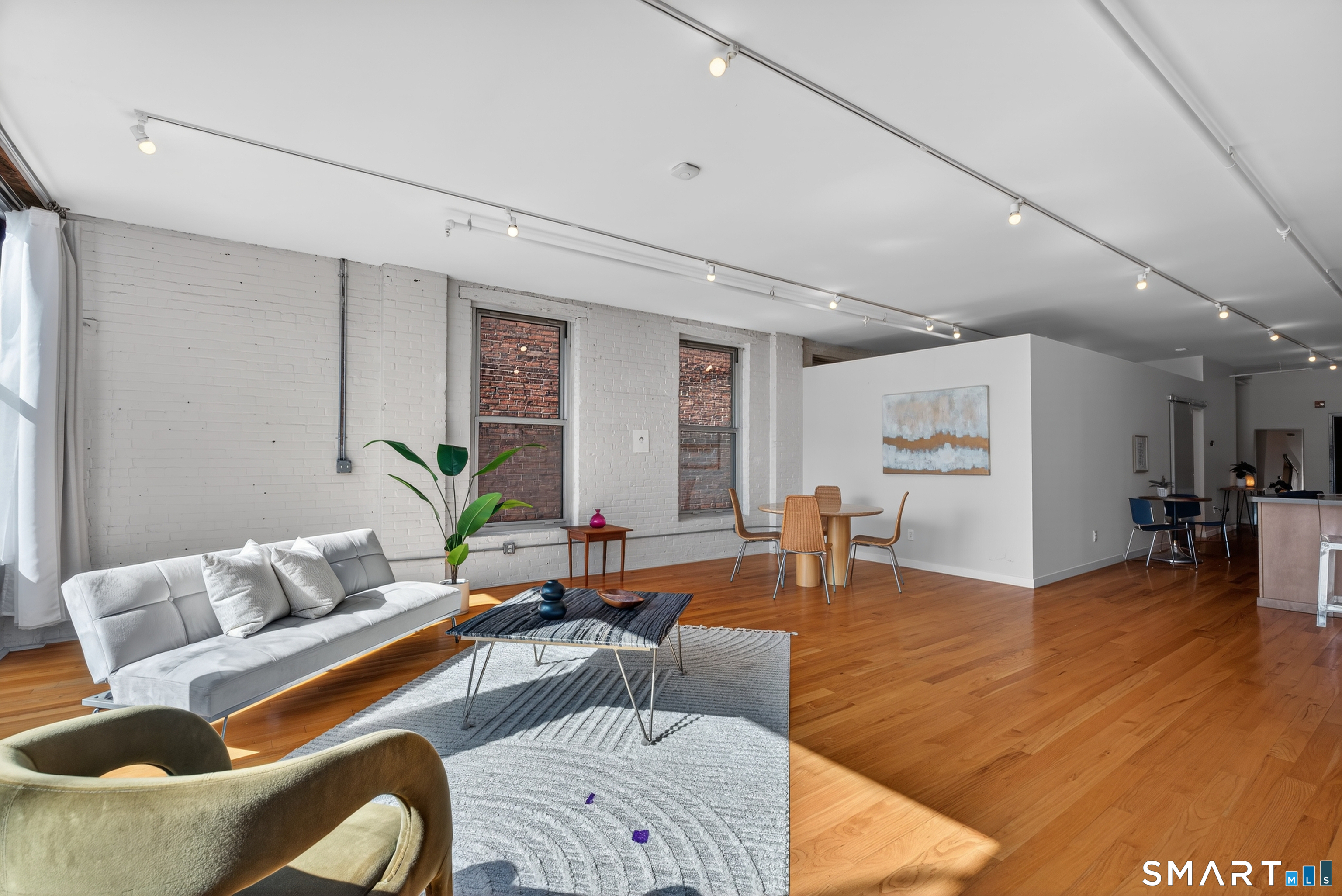 817 Grand Avenue 202