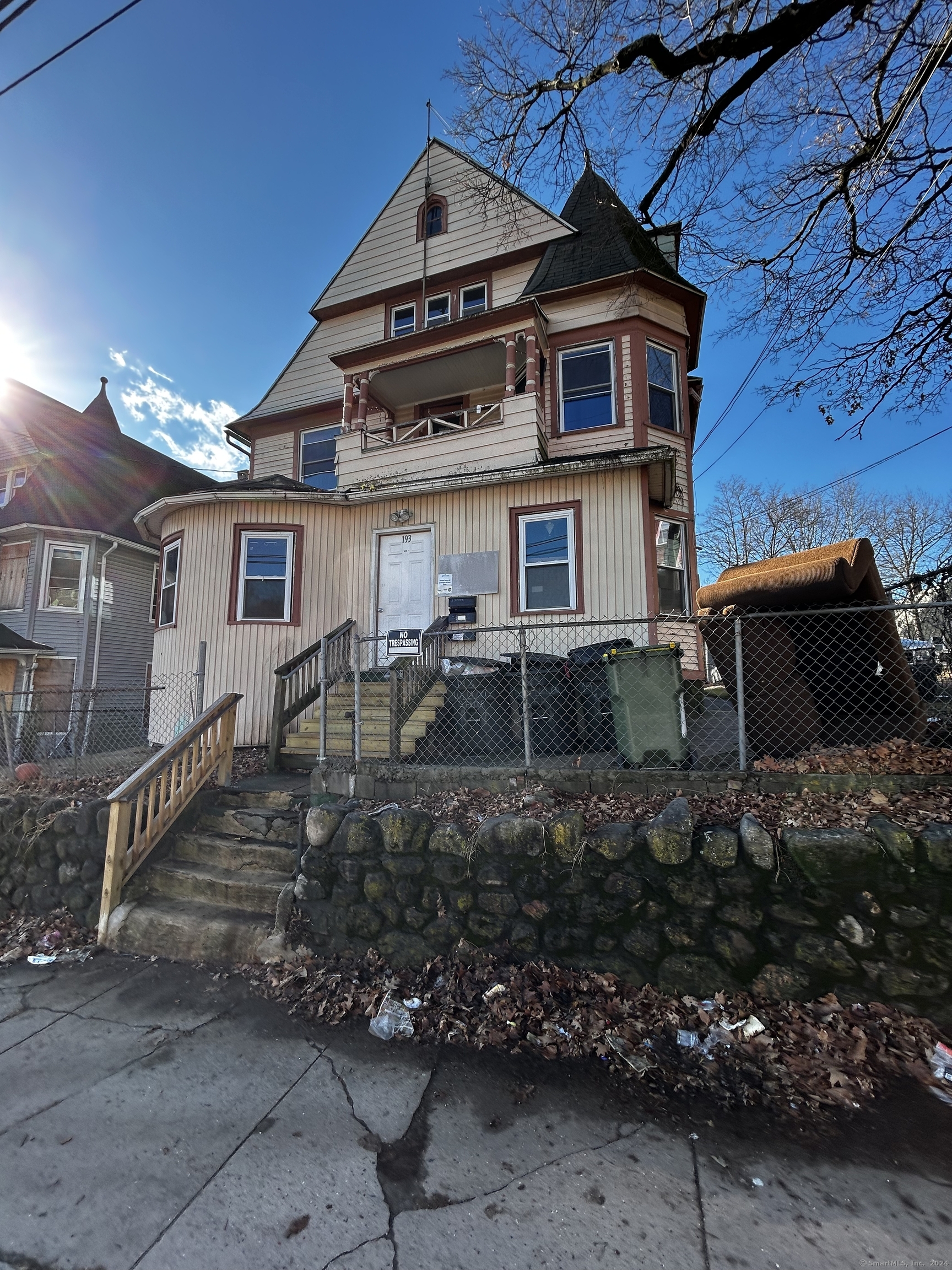 Property for Sale at Willow Street, Waterbury, Connecticut - Bedrooms: 6 
Bathrooms: 3 
Rooms: 16  - $599,000