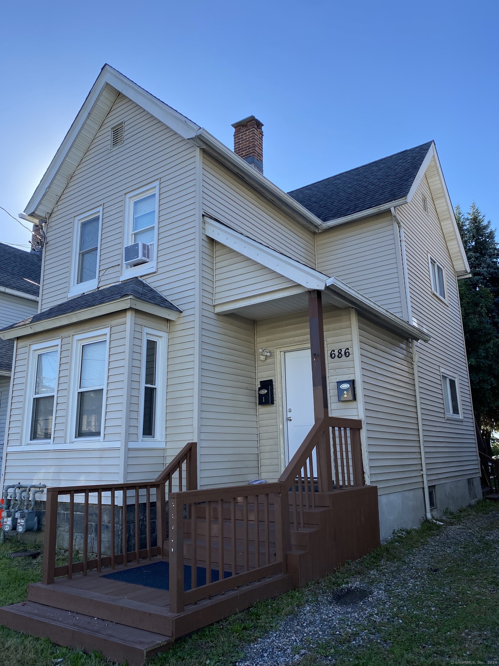 Rental Property at Maple Street, Bridgeport, Connecticut - Bedrooms: 2 
Bathrooms: 1 
Rooms: 5  - $1,800 MO.