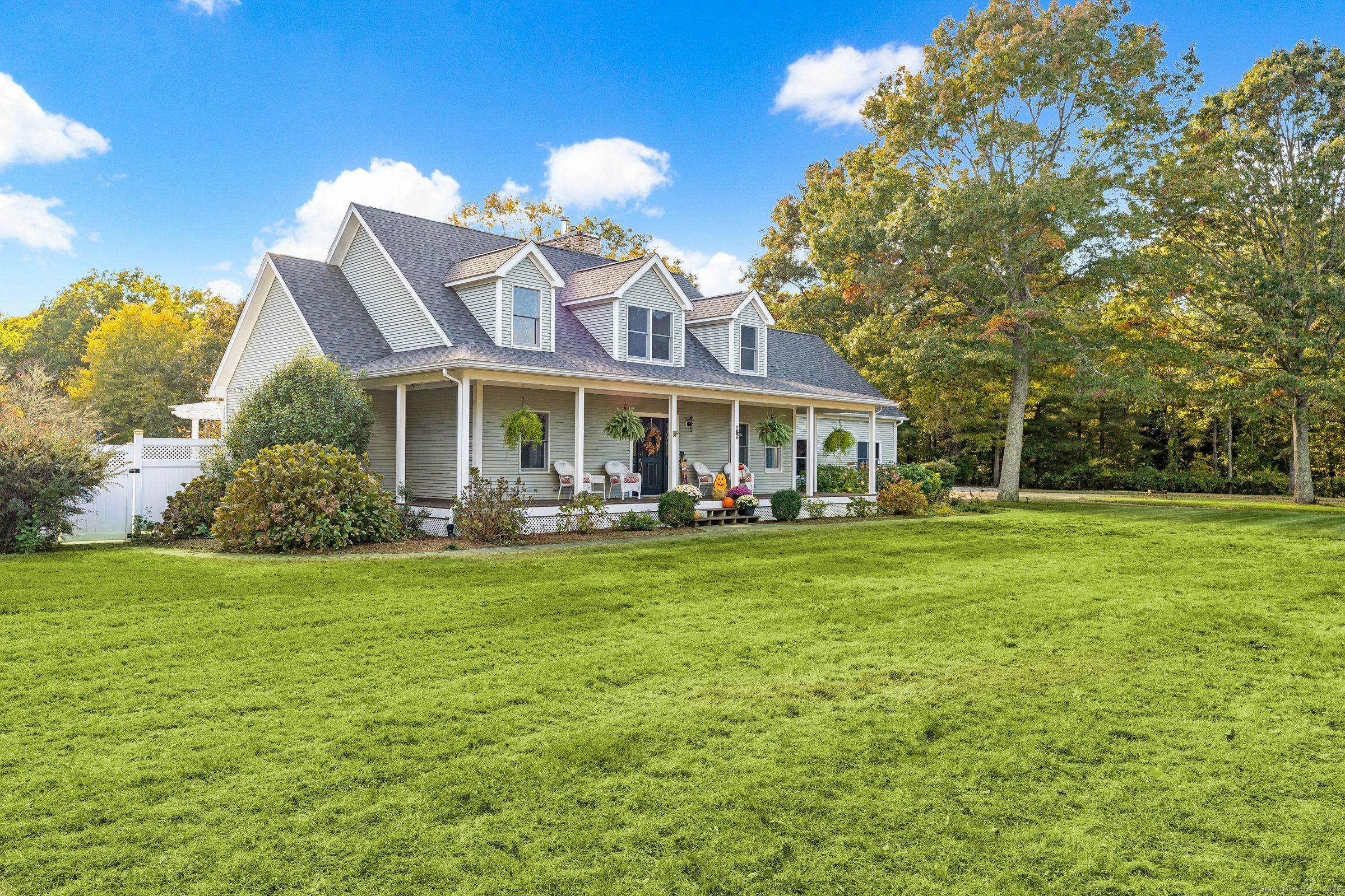 11 Pequot Lane, Hopkinton, Rhode Island image 4