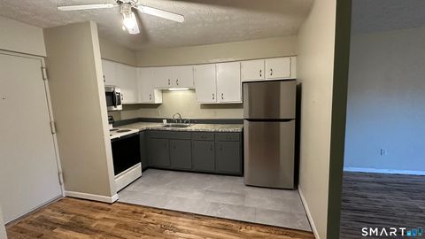 Condo For Rent - 581 Crown Street #99<br/> Meriden, CT 06450