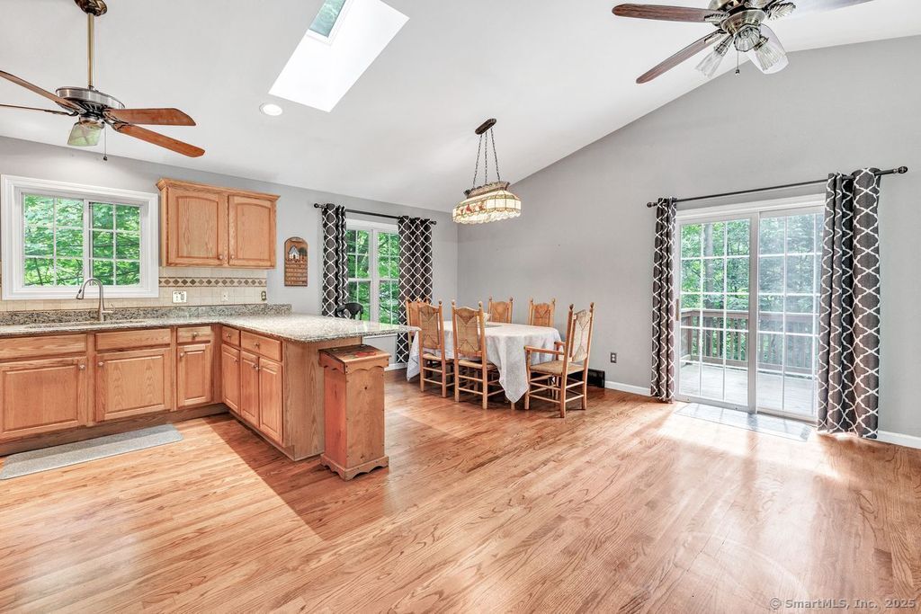58 KINGS Highway