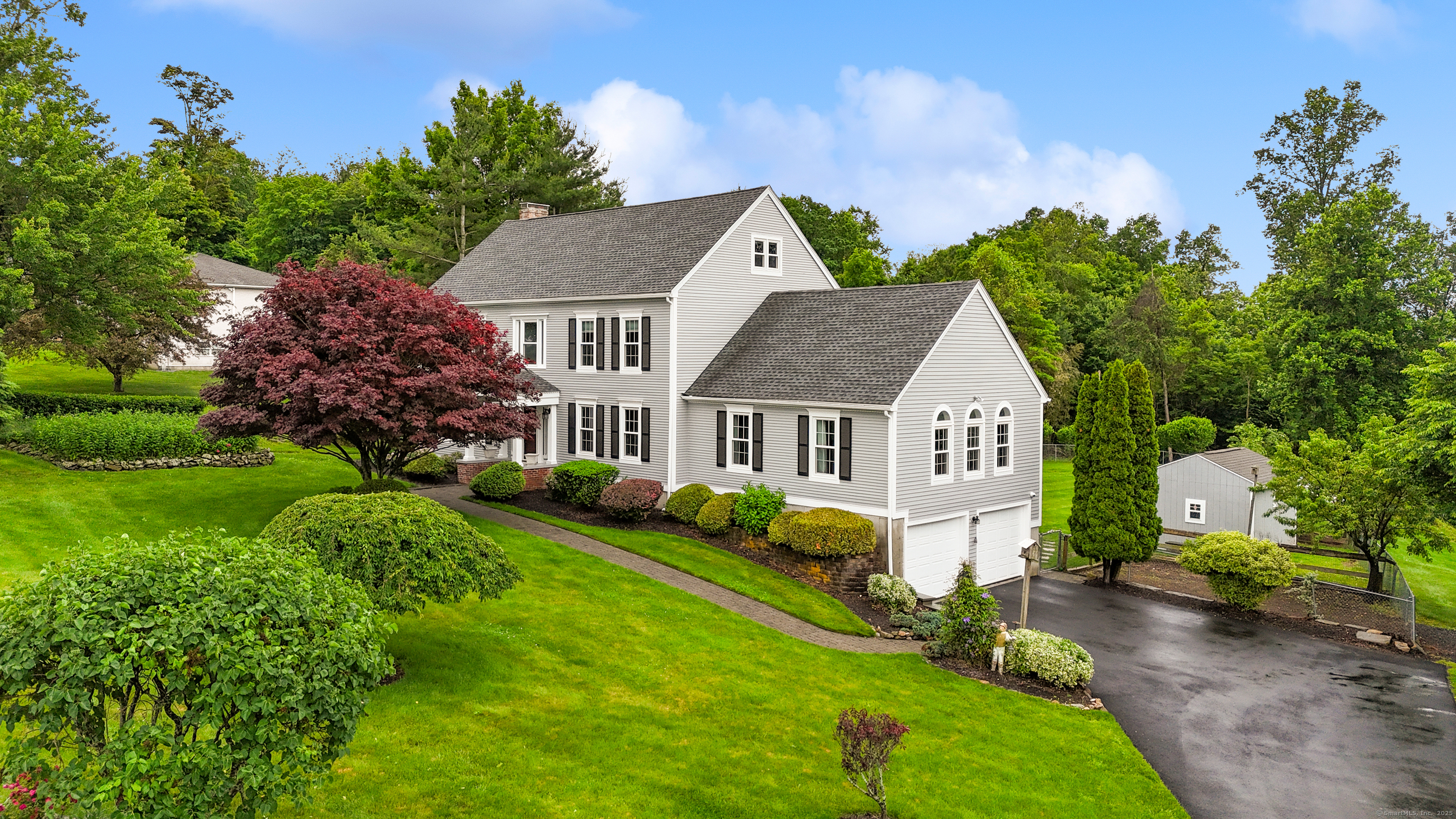 Maria Todd Road, North Branford, Connecticut - 4 Bedrooms  
4 Bathrooms  
15 Rooms - 