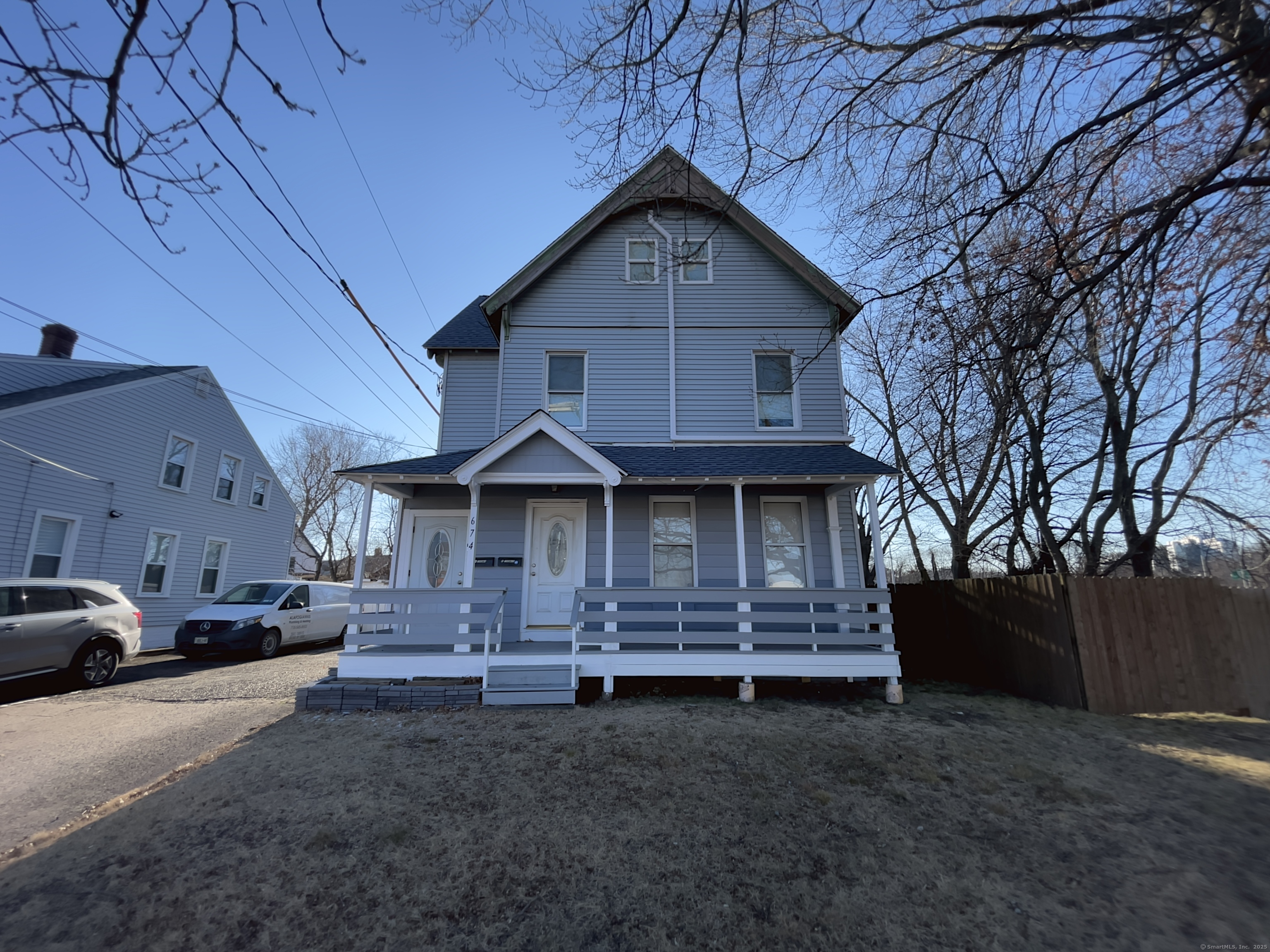 674 First Avenue 1st Fl, West Haven, Connecticut - 2 Bedrooms  
1 Bathrooms  
4 Rooms - 