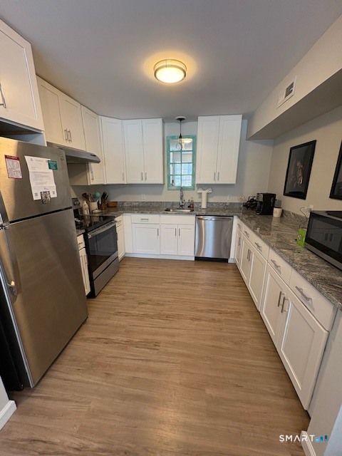 Tiny photo for 77 Lyme Street #2L, Old Lyme, CT 06371 (MLS # 24151958)