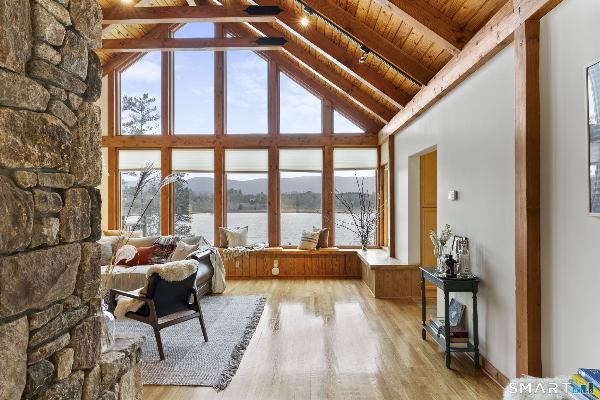 99 Washinee Heights Road