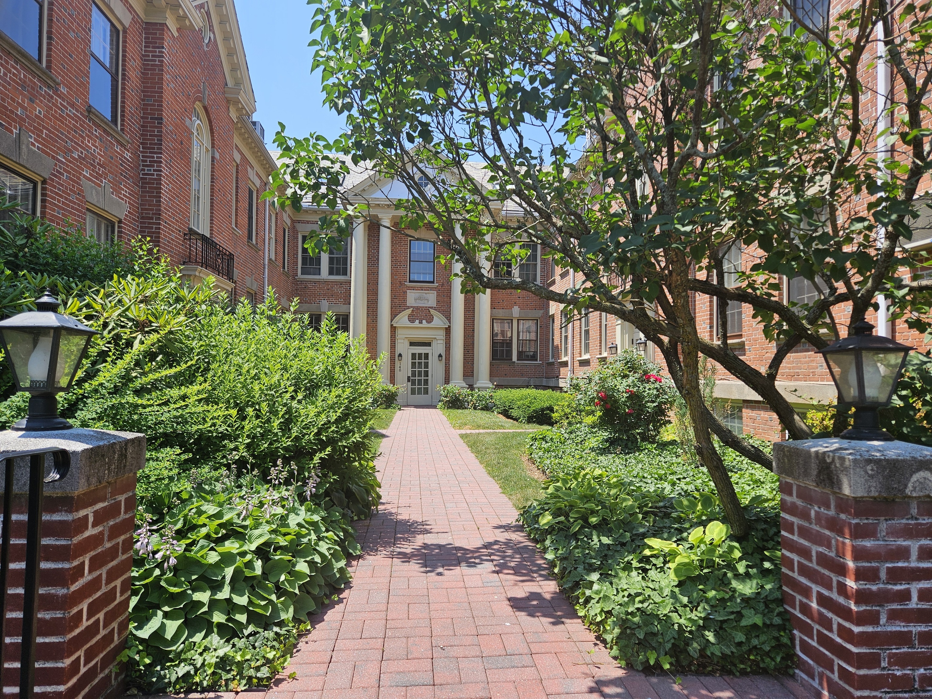 148 Everit Street APT A