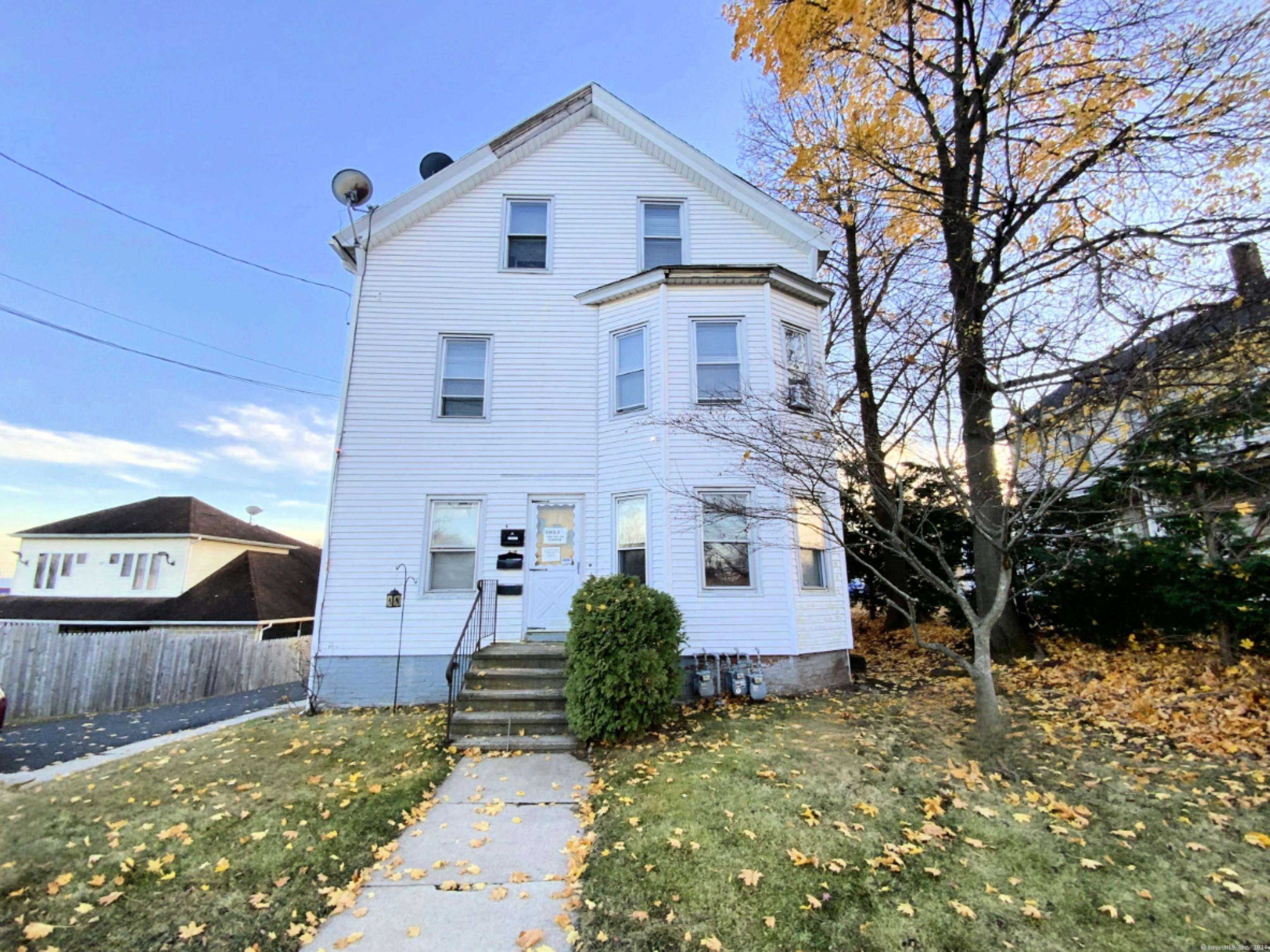 Brook Street, New Britain, Connecticut - 6 Bedrooms  
3 Bathrooms  
12 Rooms - 