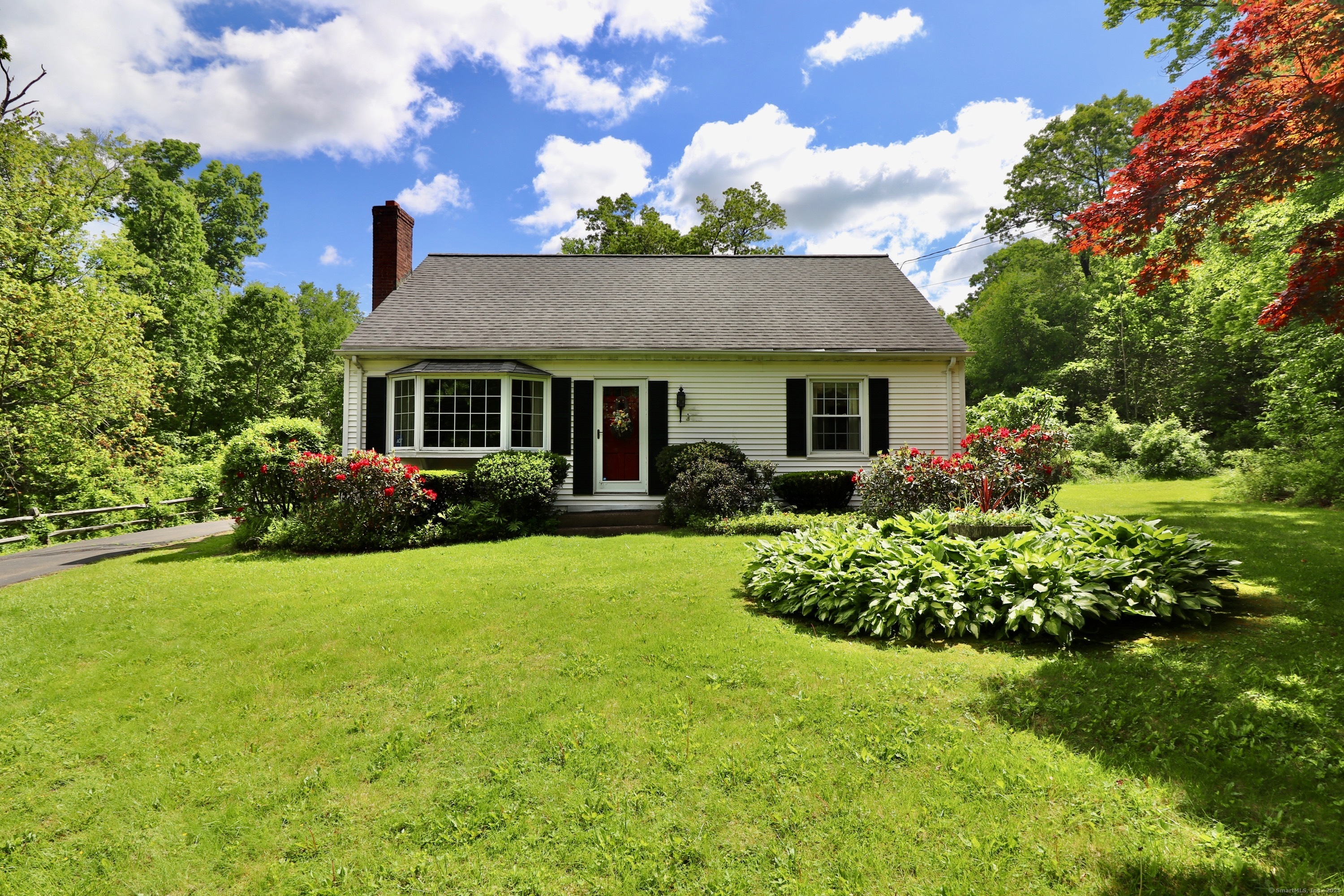 Cedar Lane, Middletown, Connecticut - 4 Bedrooms  
1 Bathrooms  
6 Rooms - 