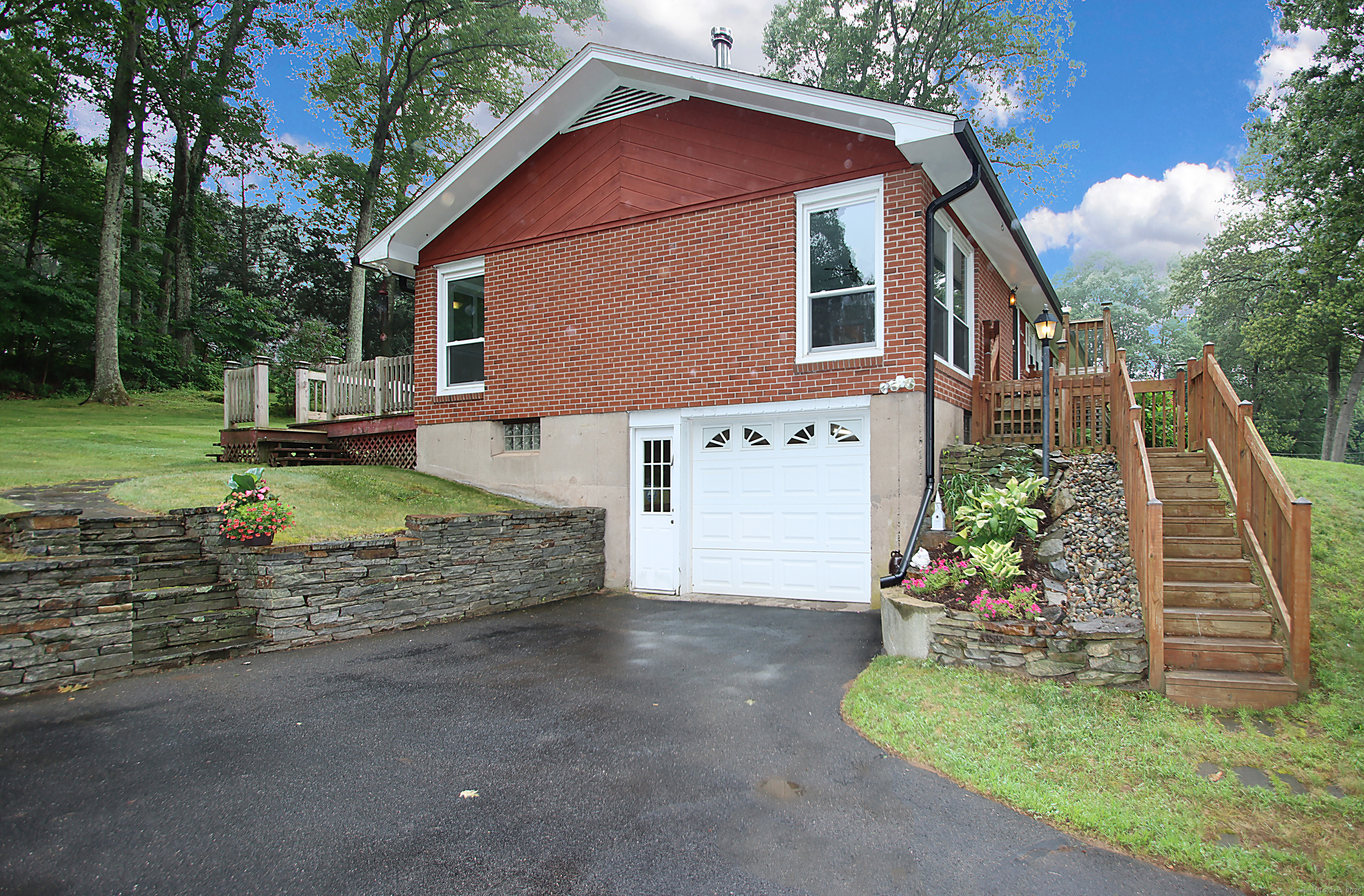 109 Pinnacle Road