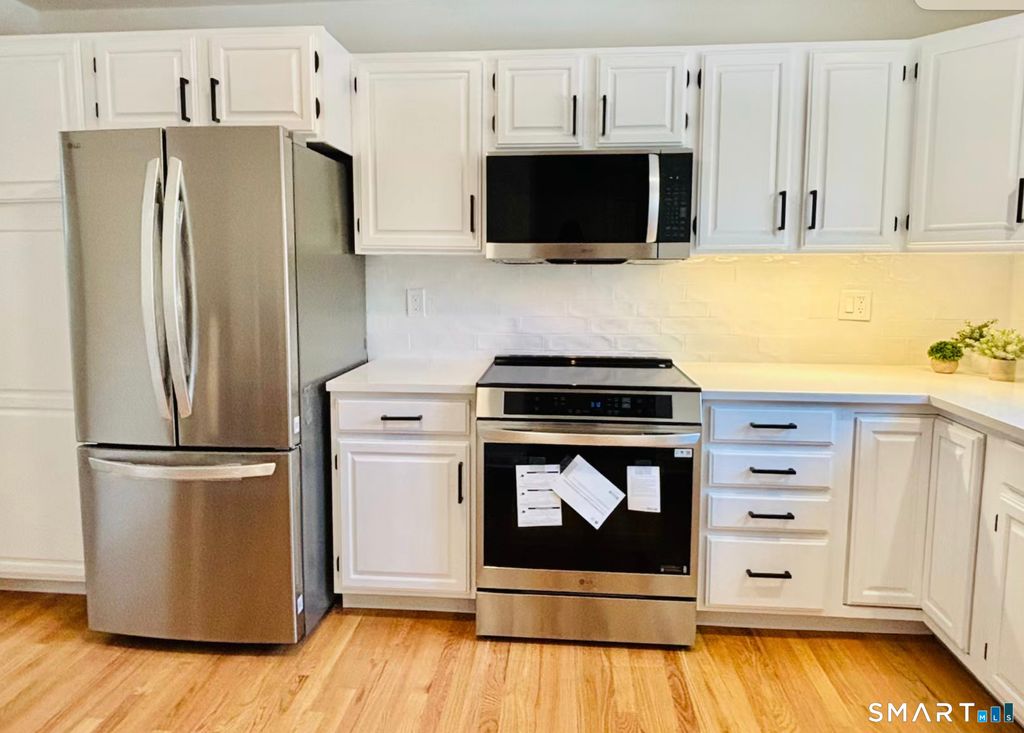 Photo of 26 Darling Crossing, Norwich, CT 06360 (MLS # 24149827)