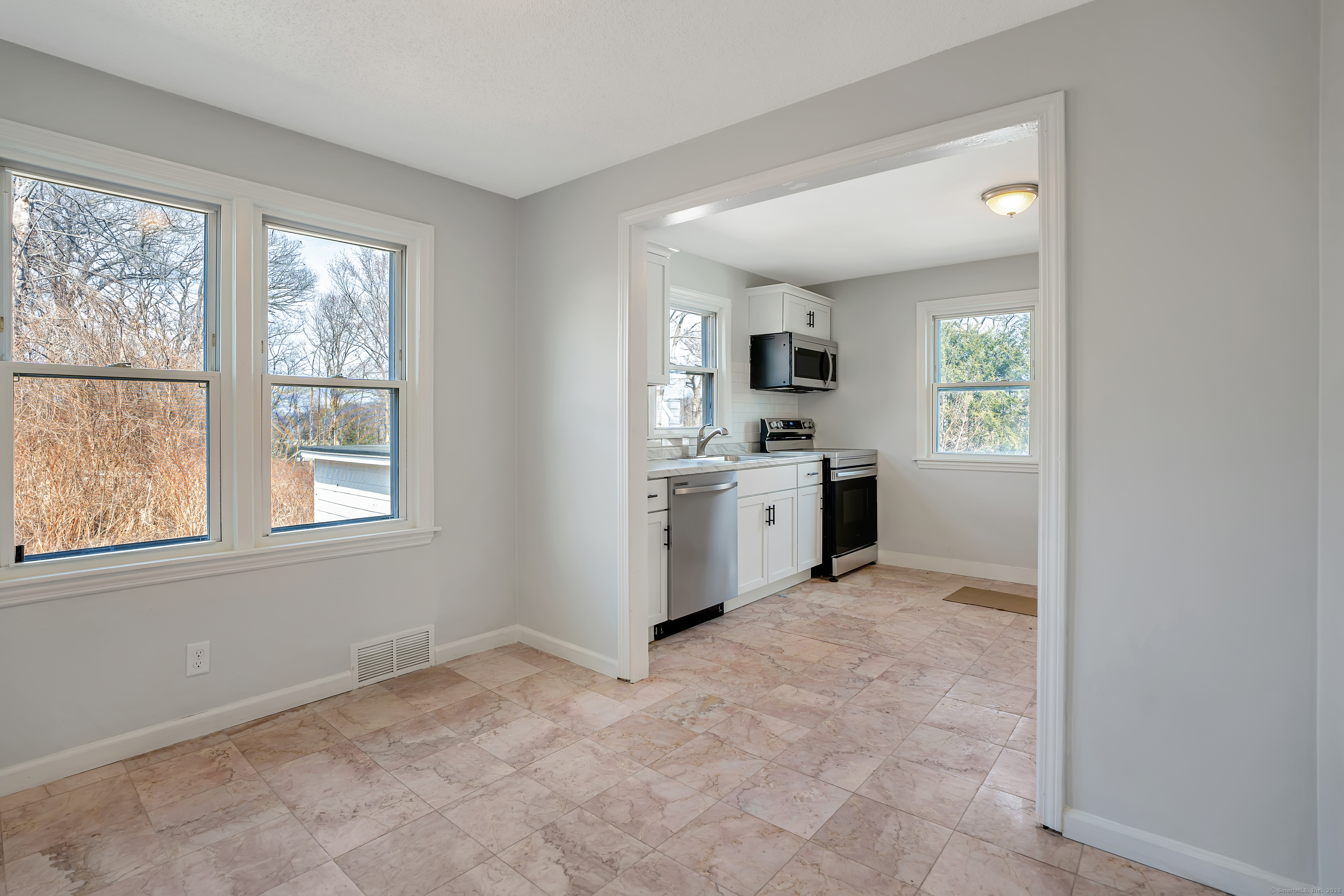 82 Sunnyside Avenue, Waterbury, Connecticut image 6