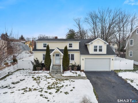 Photo of 121 Alden Street, Fairfield, CT 06824 (MLS # 24147982)