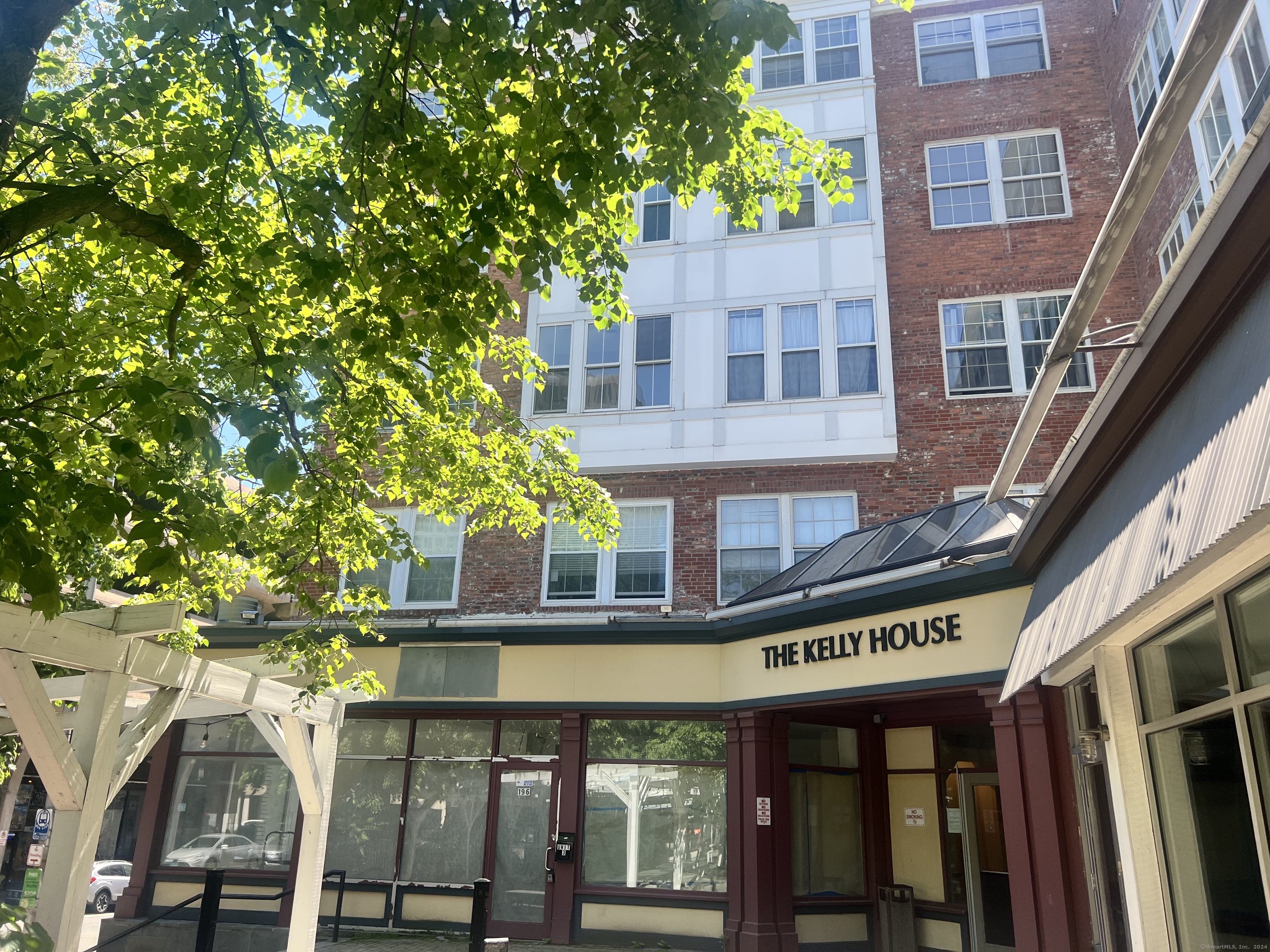 Rental Property at 196 Crown Street 5J Aka 510, New Haven, Connecticut - Bedrooms: 3 
Bathrooms: 2 
Rooms: 5  - $3,250 MO.