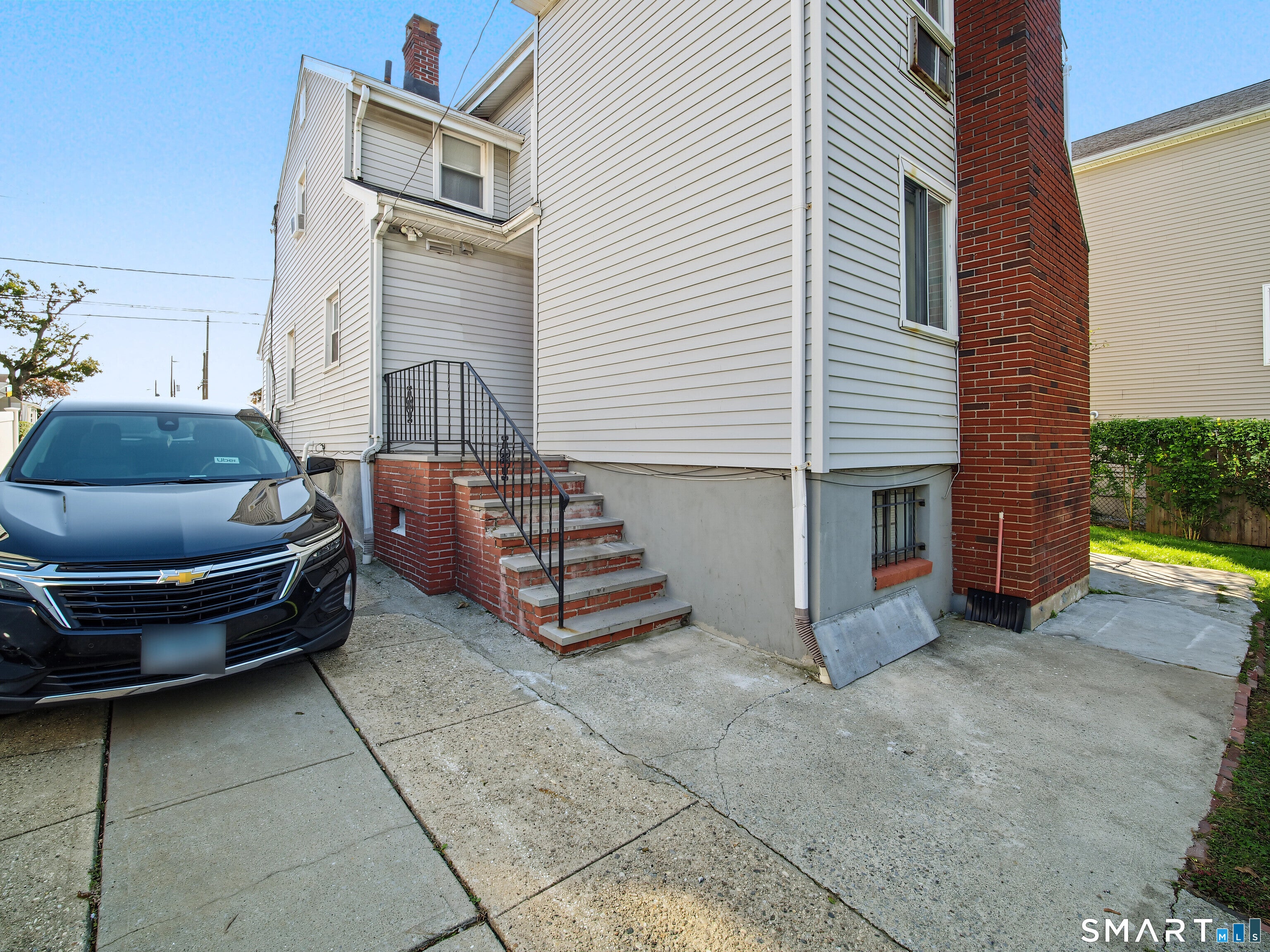 77 West Avenue