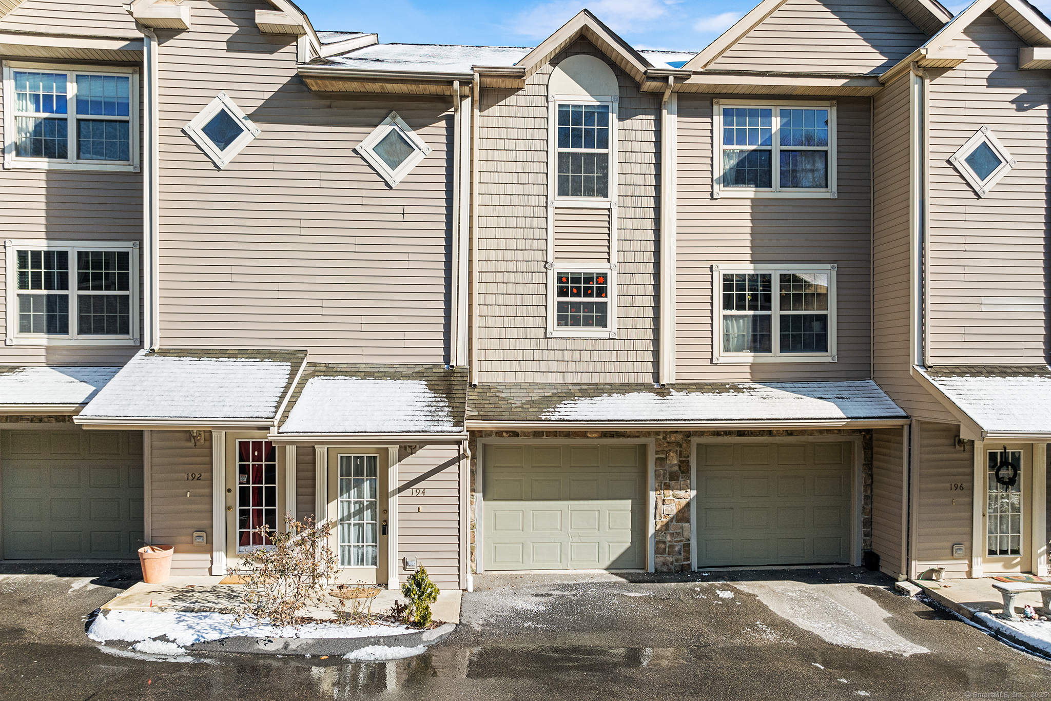 Property for Sale at 19 Hawthorne Drive 194, New London, Connecticut - Bedrooms: 2 
Bathrooms: 2 
Rooms: 4  - $239,000