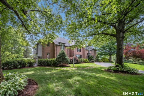 Photo of 41 Ridgebury Road, Avon, CT 06001 (MLS # 24182934)