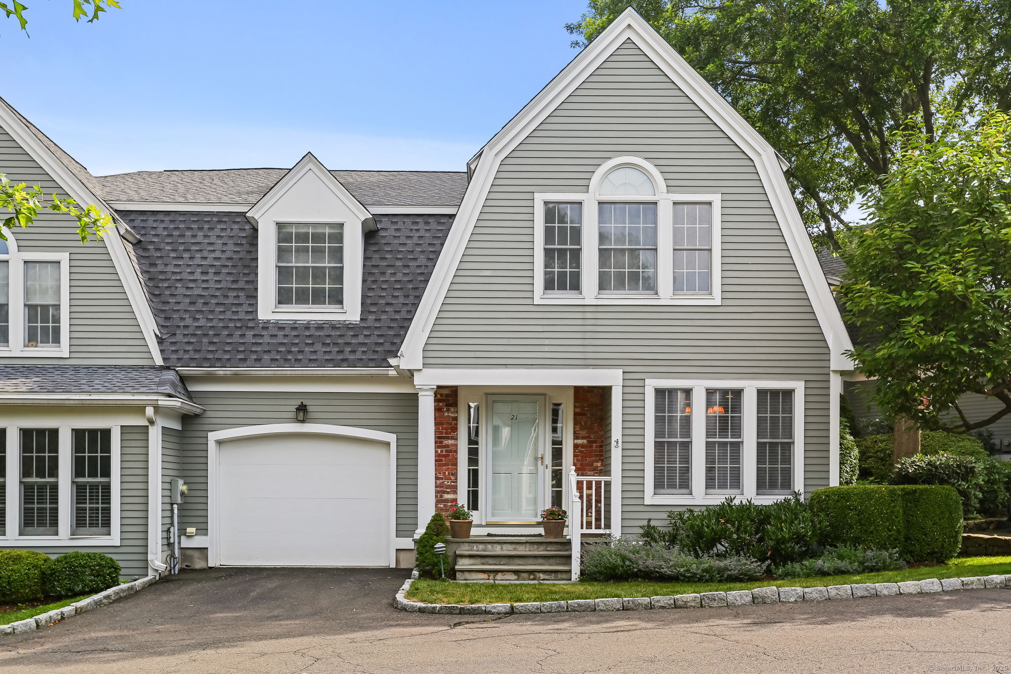 21 Lakeview Avenue 21