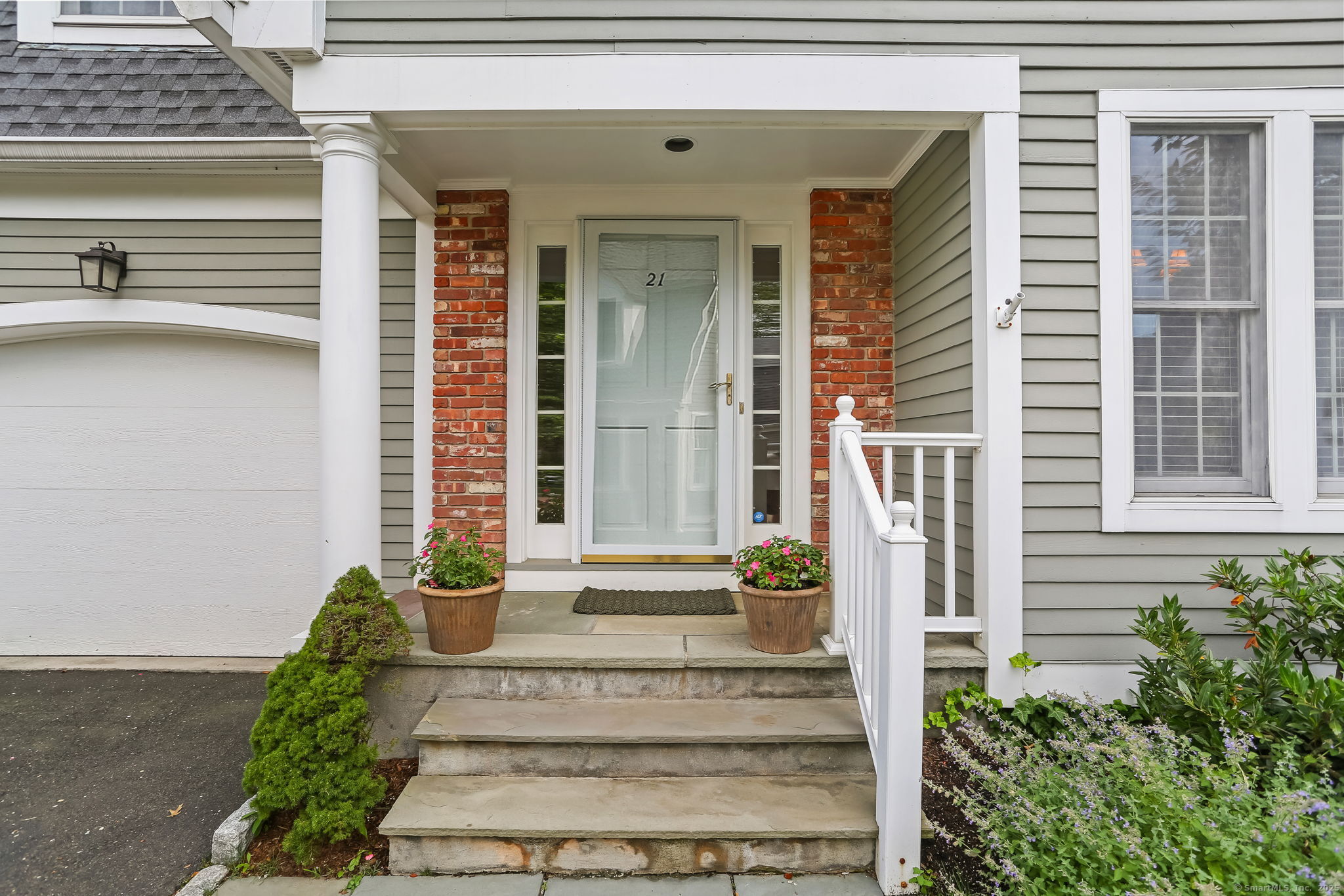 21 Lakeview Avenue 21