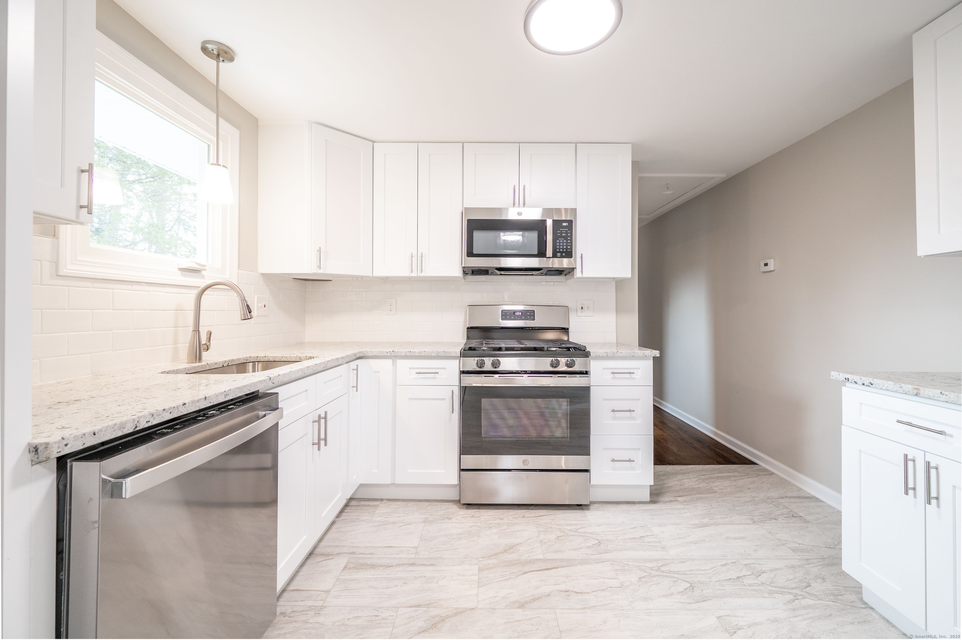 655 Skokorat Road, Beacon Falls, Connecticut image 12