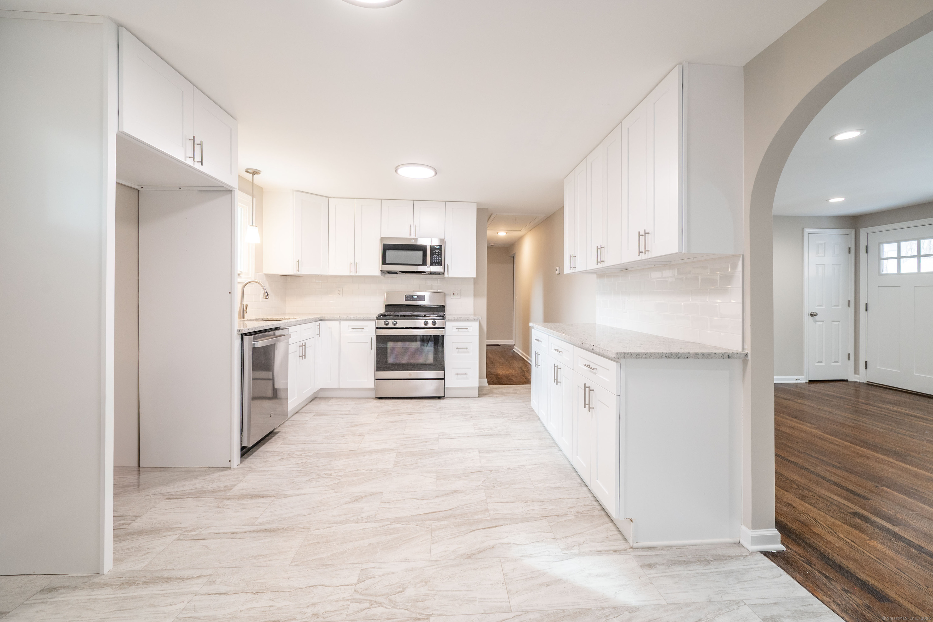 655 Skokorat Road, Beacon Falls, Connecticut image 11