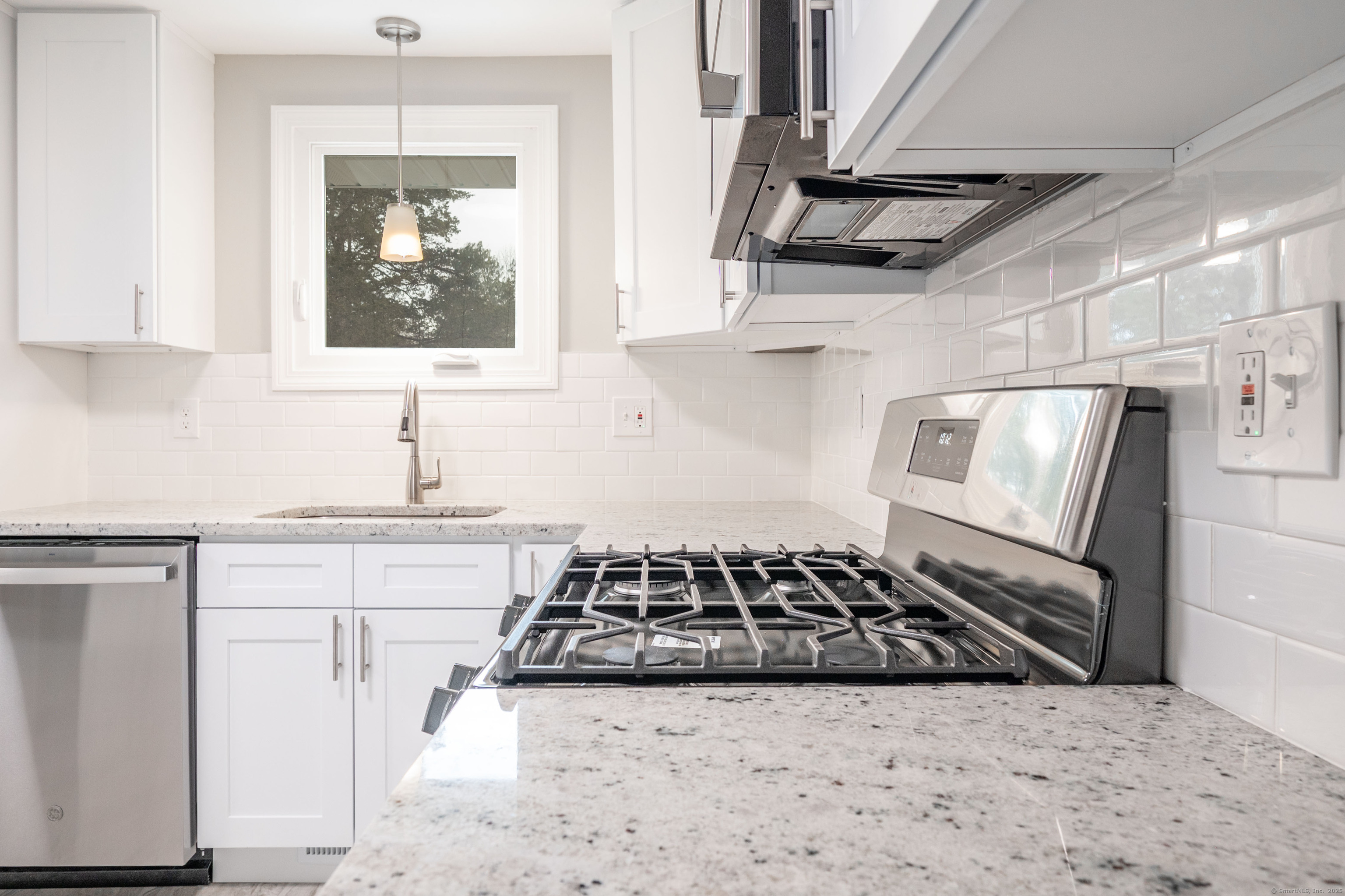 655 Skokorat Road, Beacon Falls, Connecticut image 15