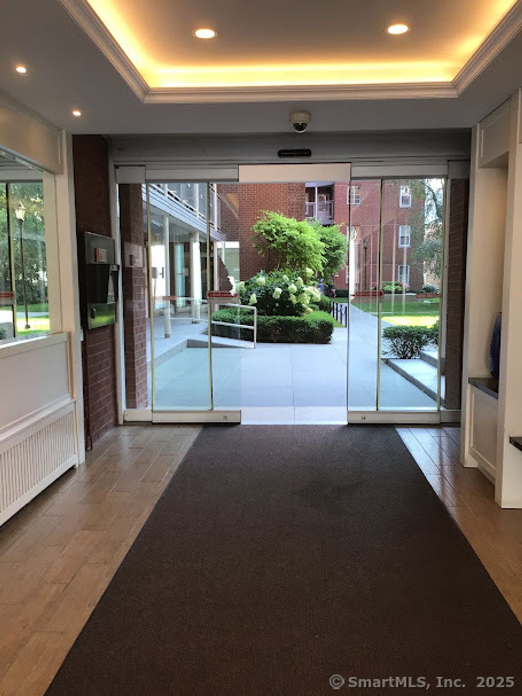 Photo of 700 Summer Street #4L, Stamford, CT 06901 (MLS # 24161602)