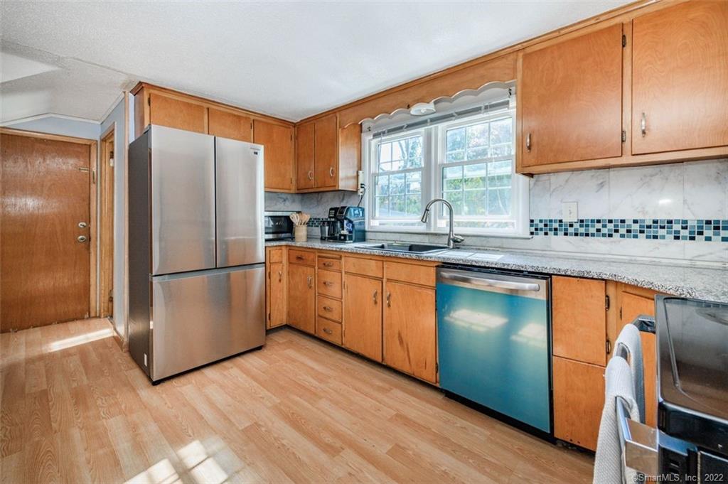 Photo 15 of 25 of 55 Stafford Avenue house