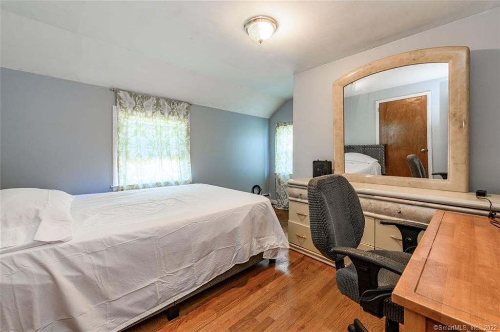 Photo 11 of 25 of 55 Stafford Avenue house