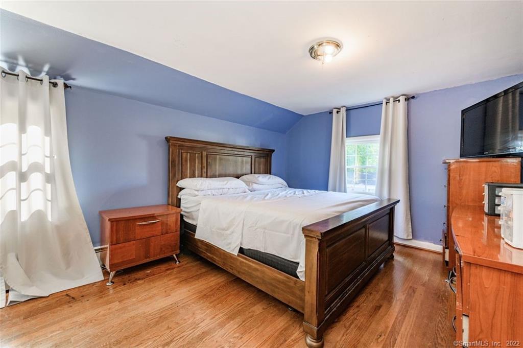 Photo 10 of 25 of 55 Stafford Avenue house