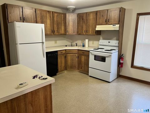 Multifamily For Rent - 13 Park Place #C2<br/> Naugatuck, CT 06770