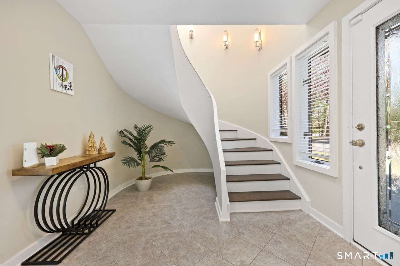 28 Strawberry Lane