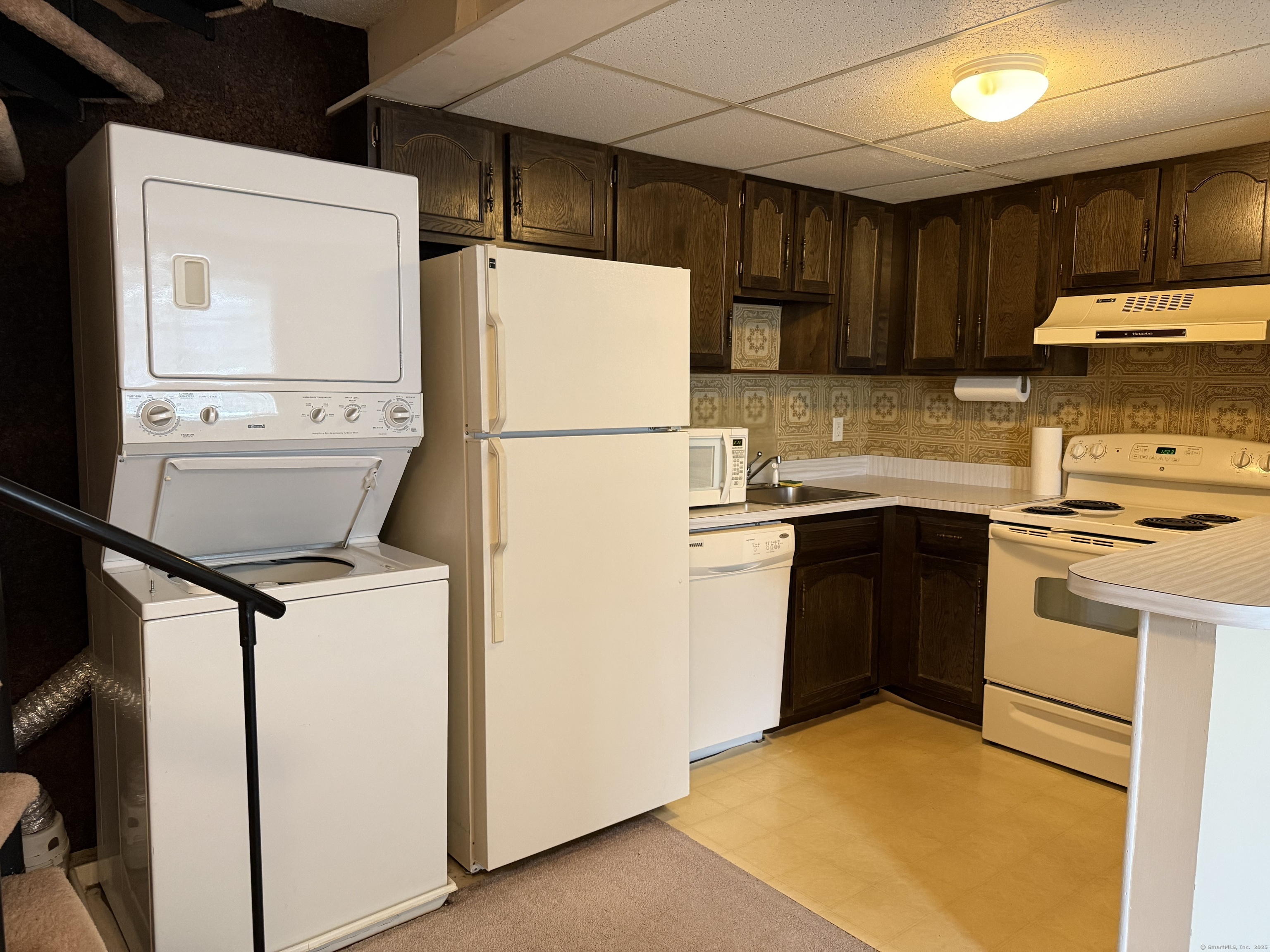 330 Short Beach Road #APT H7, East Haven, Connecticut image 6