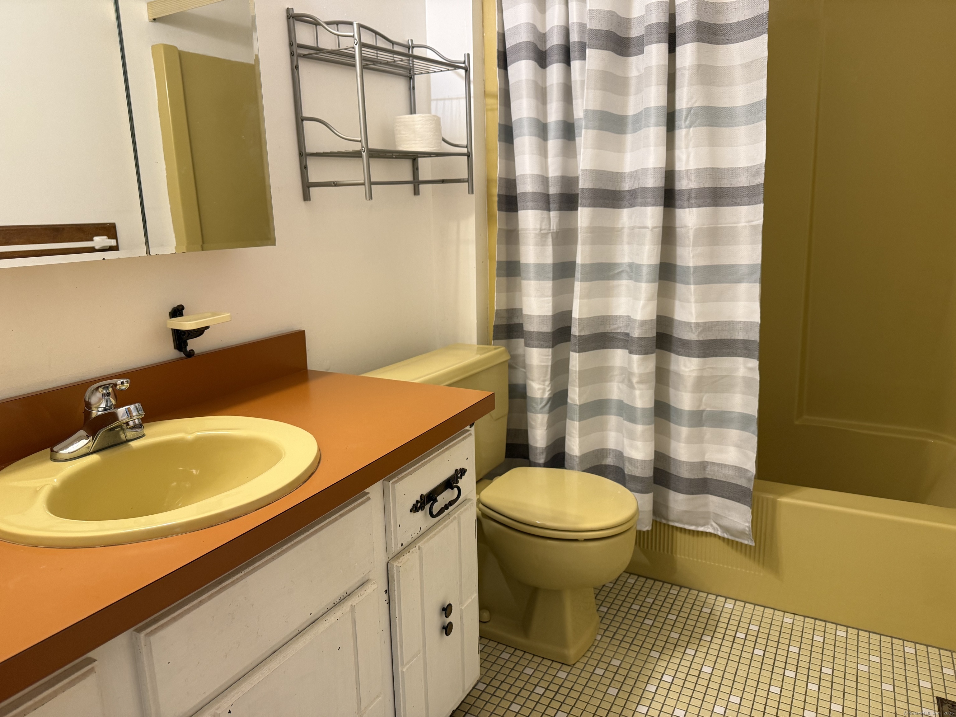 330 Short Beach Road #APT H7, East Haven, Connecticut image 9