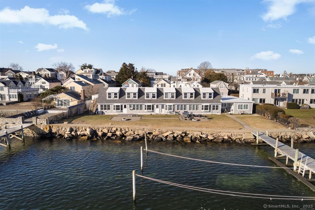 Hancox Street 10, Stonington, Connecticut - 1 Bedrooms  
1 Bathrooms  
3 Rooms - 