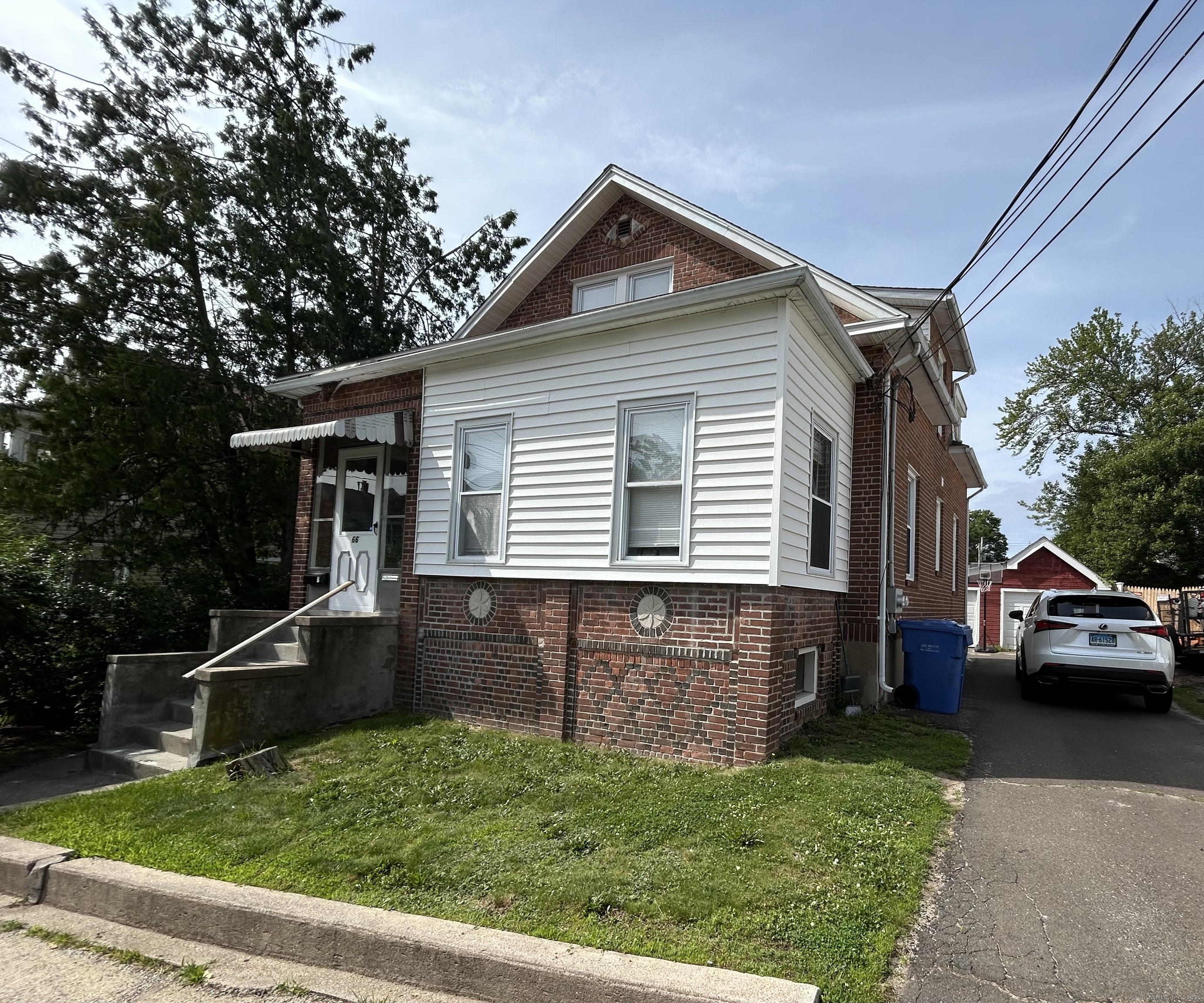 Rental Property at Wallace Row A, Wallingford, Connecticut - Bedrooms: 2 
Bathrooms: 1 
Rooms: 5  - $2,000 MO.
