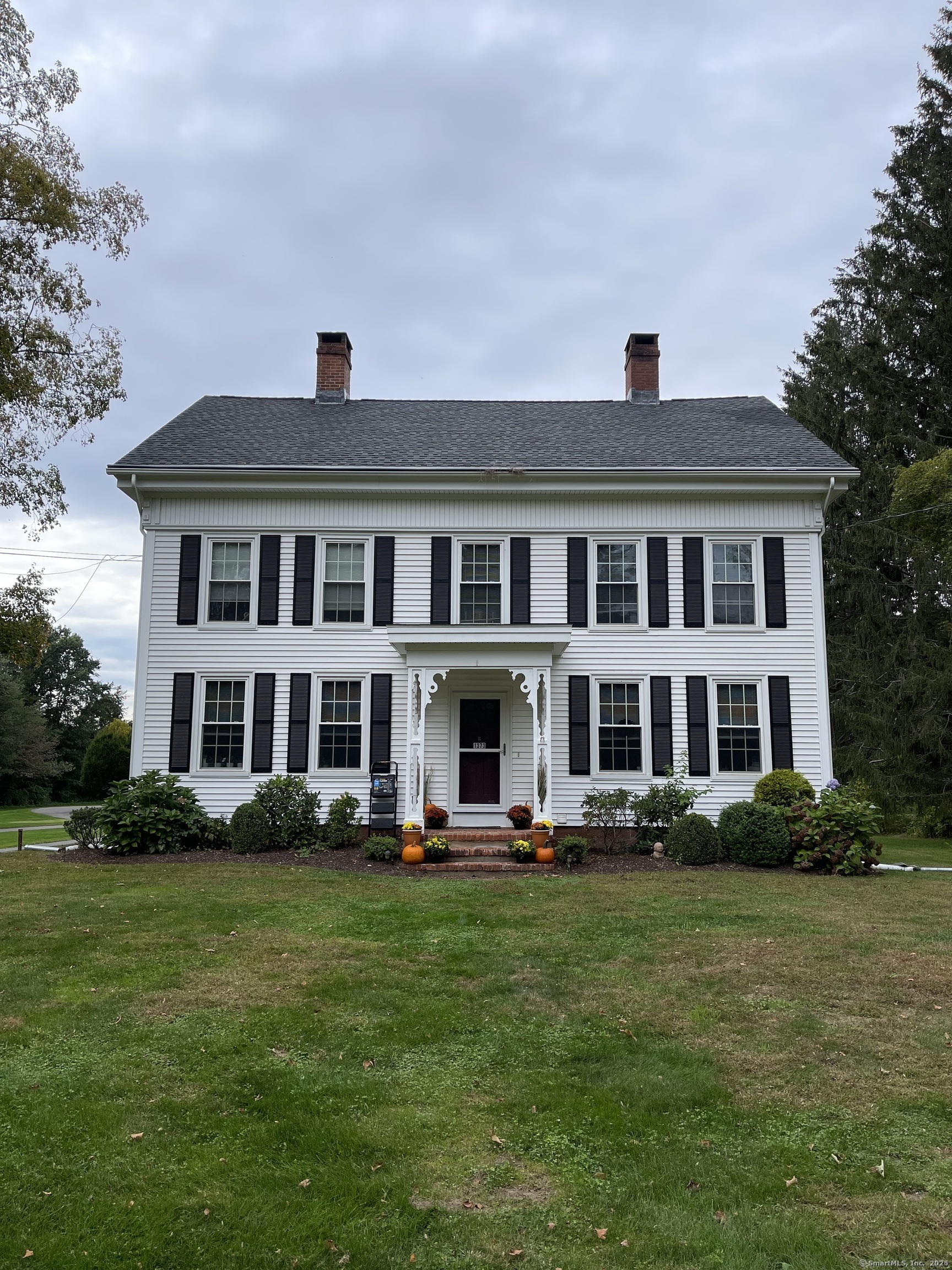 Rental Property at Main Street, South Windsor, Connecticut - Bedrooms: 3 
Bathrooms: 2 
Rooms: 6  - $2,300 MO.