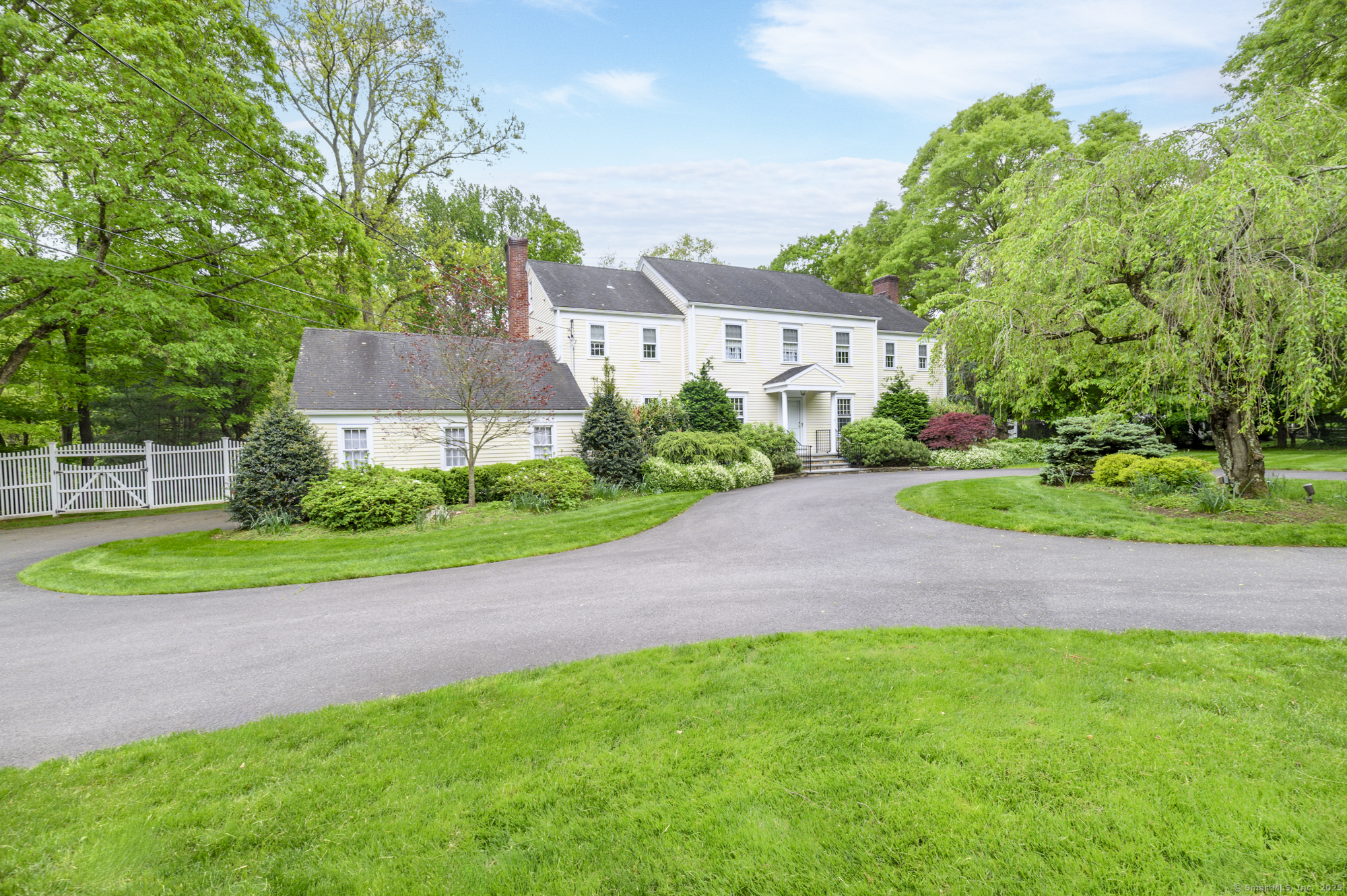 Baldwin Place, Westport, Connecticut - 4 Bedrooms  
4 Bathrooms  
10 Rooms - 