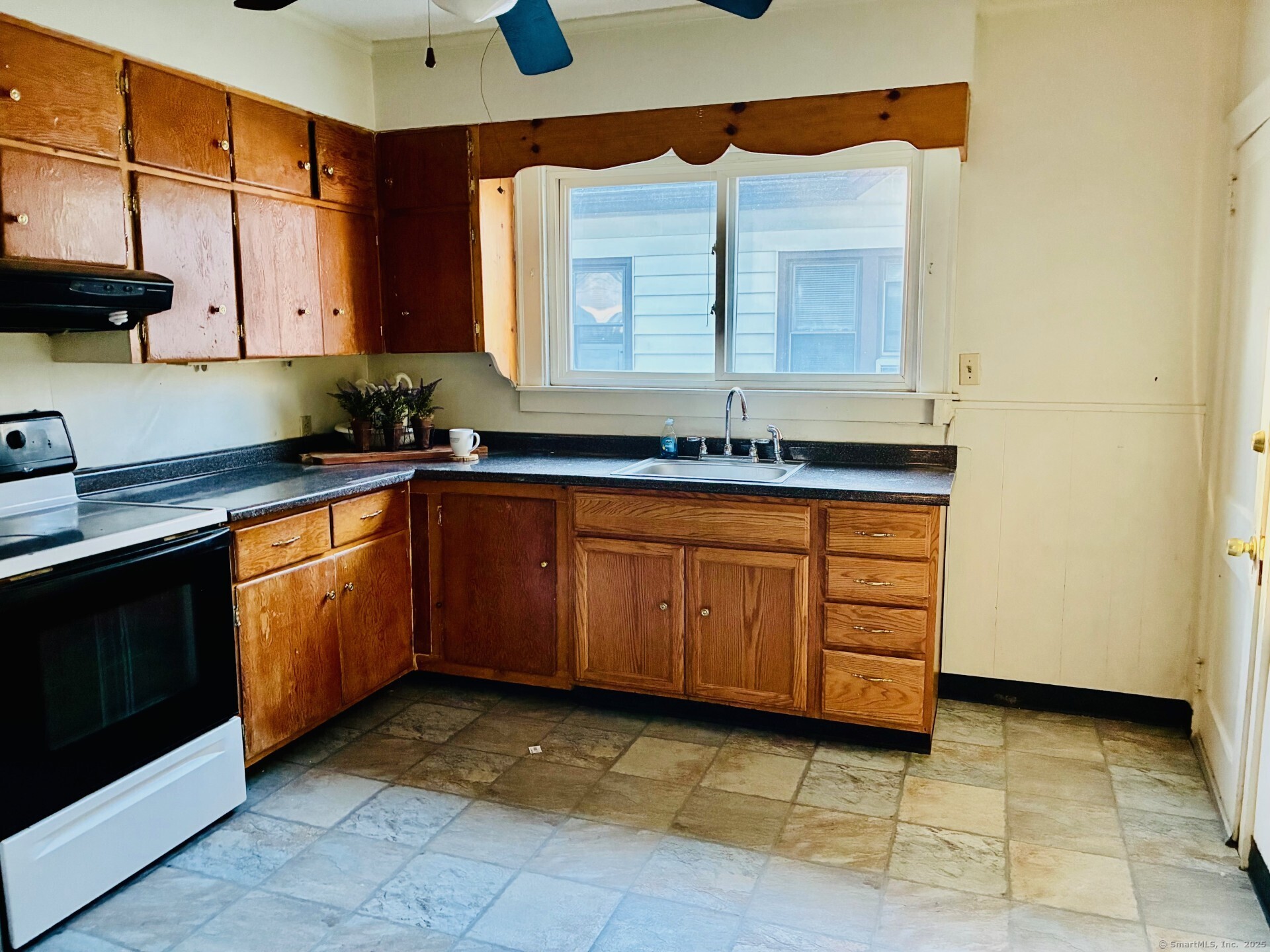 East Hartford, Connecticut 06118, United States, 2 Bedrooms Bedrooms, ,2 BathroomsBathrooms,Residential,Active,222984